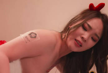 91制片厂・91PCM-010・极乐圣诞夜・气质美女沦为性爱玩物・岚可彤