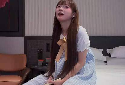 杏吧原创・今天约的第一个卡哇伊死鱼妹子还没放进去就喊疼・曹长卿
