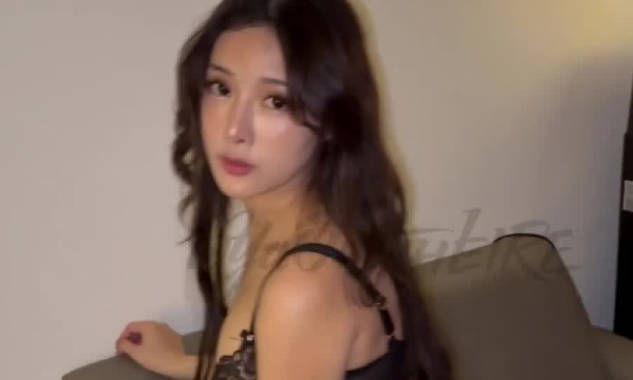 原本只是说好帮漂亮的邻居李娜娜拆箱化妆桌・YoShiE