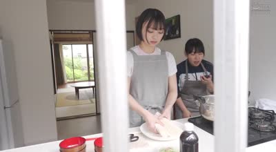 DVMM-158 陸上部アスリート女子が媚薬を盛られてオマ○コ決壊イキ漏らしアクメ！男子部員の絶倫チ○ポに何度も潮吹き絶頂させられたキメセク乱交合宿 もなみ鈴
