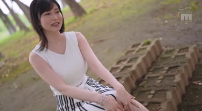 MIKR-001 新人 きれいなお姉さんは好きですか？ 専属 白岩冬萌AV Debut！