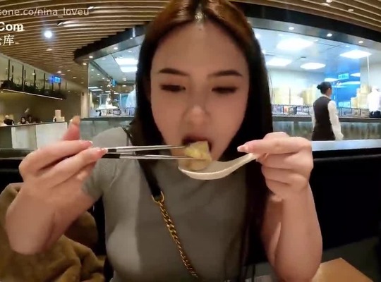 在圣诞日被内射・倪娜