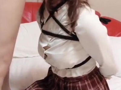 约网友一起来3P玩弄穿JK裙的骚母狗老婆