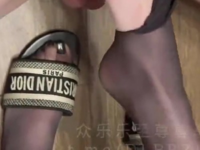 带女主吃饭光看腿就硬氪吃完饭开房啪啪-深情小K