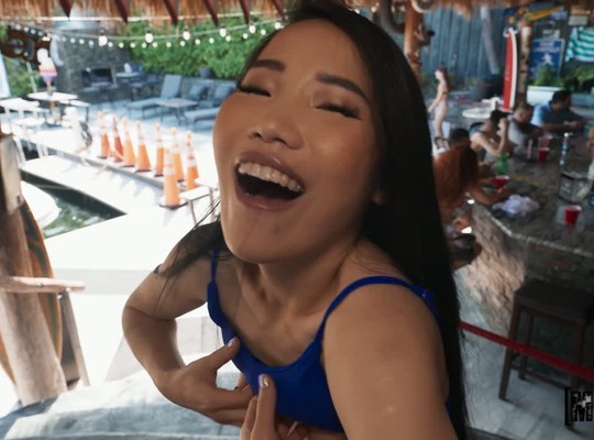 BANGBROS2026-03-18基基在码头上饥渴难耐想要阳具