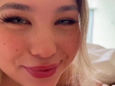 可爱大学生上大学前被猛怼・嫩穴被开发到高潮・LilKarina