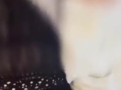 海角社区.约老姐拍私房照拍完猛攻老姐的骚穴